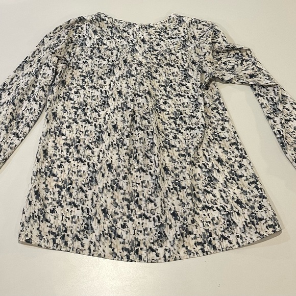 Cabi Long Sleeve Print Blouse Size Medium - Picture 2 of 5